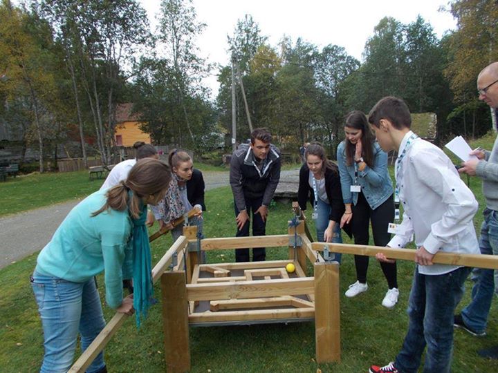 Elevi romani si norvegieni la Greenovation Challenge