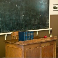 Ministerul Educatiei acorda 563 de burse pentru elevii de etnie romana din Diaspora, care studiaza in licee din Romania